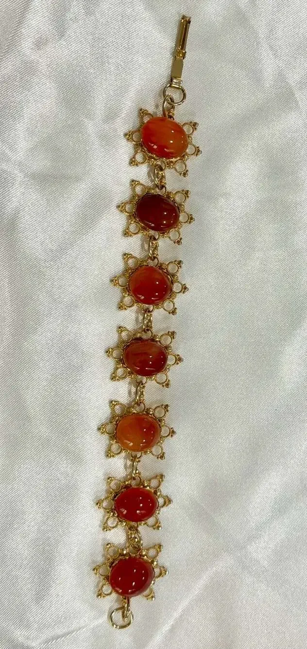 Unbranded gold tone